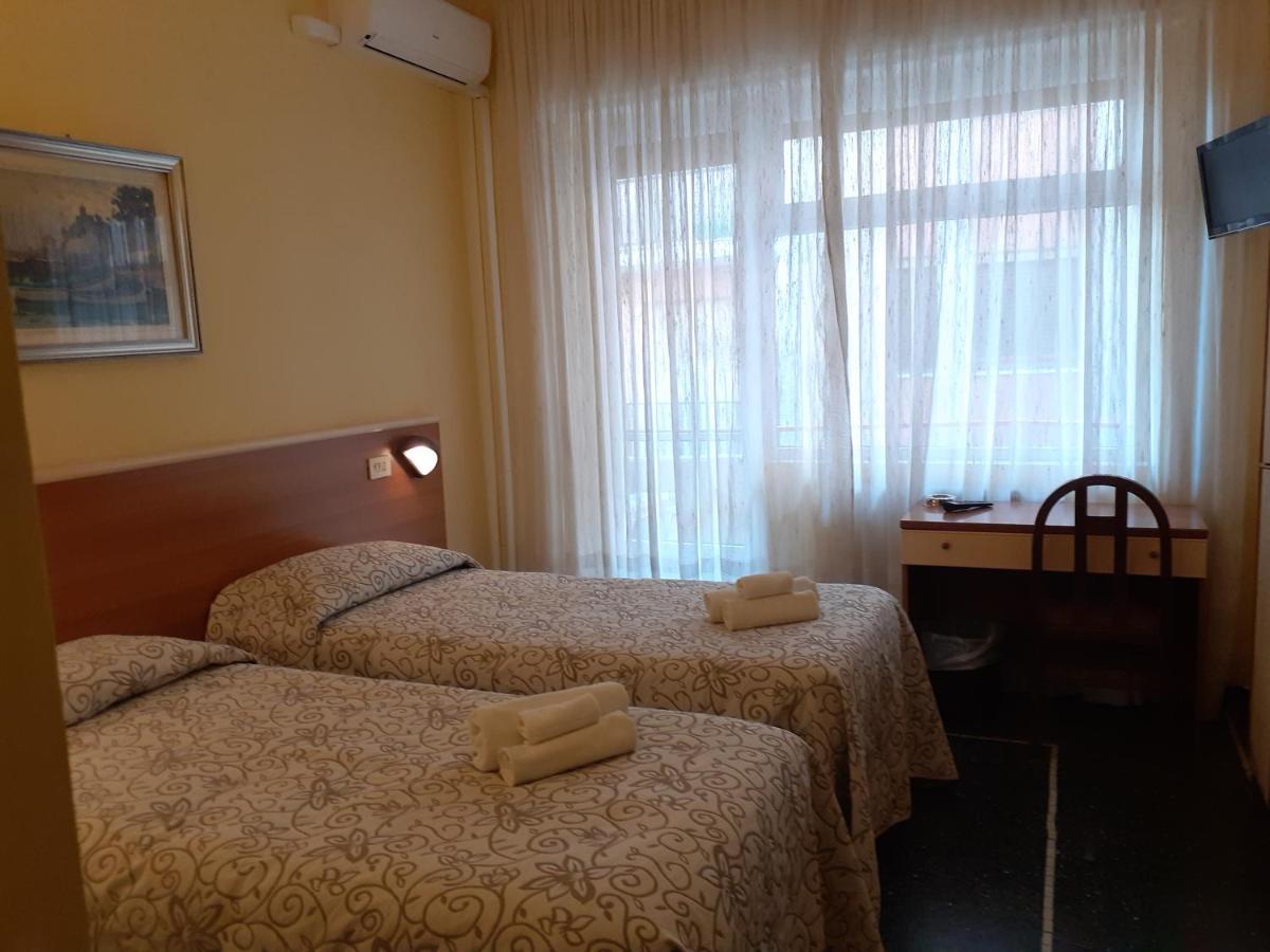 Hotel Colibrì Finale Ligure Exterior foto